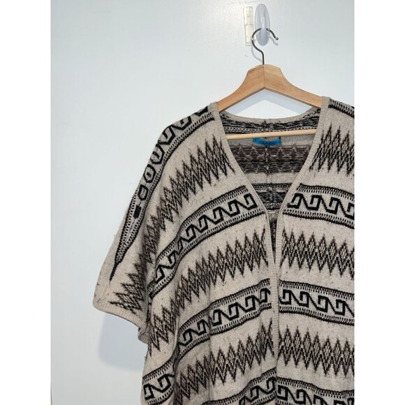 Alice + Olivia  Poncho Cashmere  Wool Southwest  Womens One Size Beige/Black - Picture 3 of 7